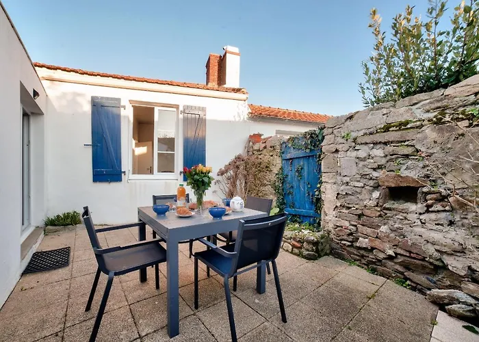 Jolie Maison Avec Cour Pour 5 Personnes