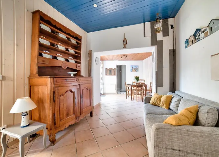 Jolie Maison Avec Cour Pour 5 Personnes